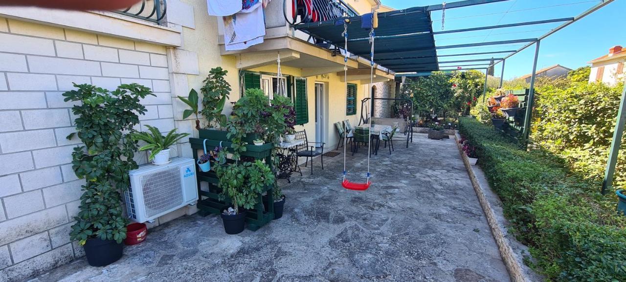 Apartmani Fani Supetar Exterior foto