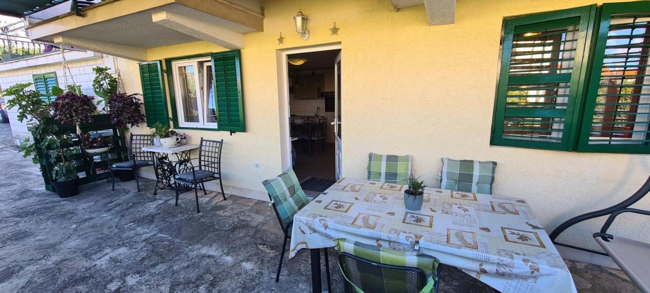 Apartmani Fani Supetar Exterior foto
